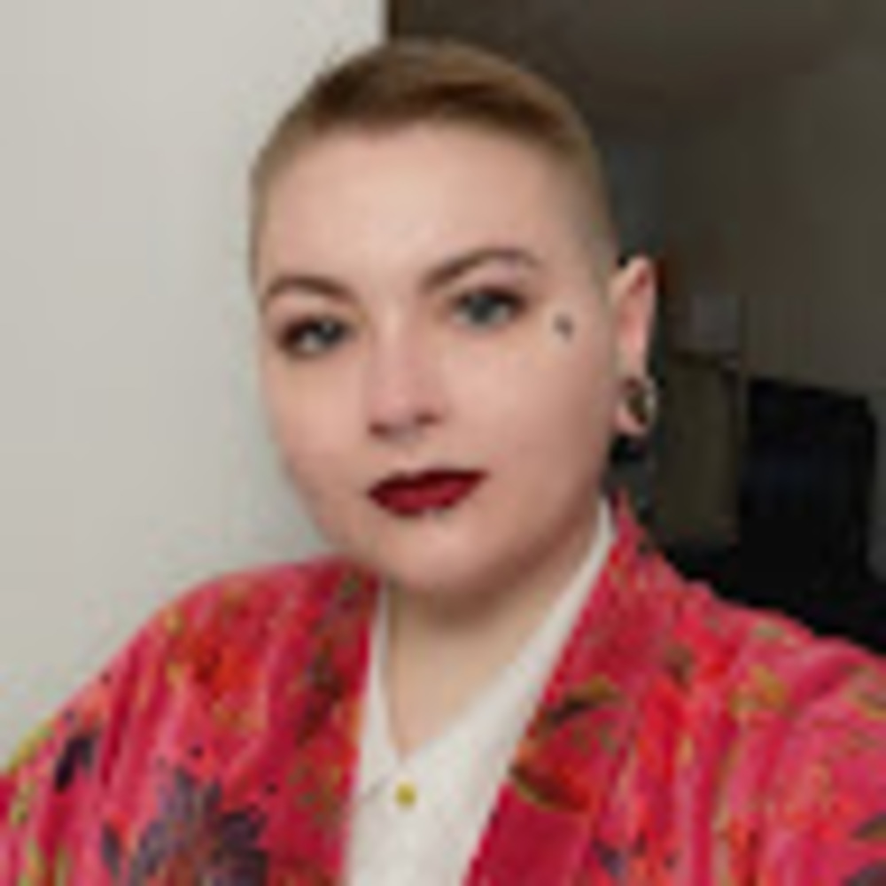 Meet your Posher, Izzy